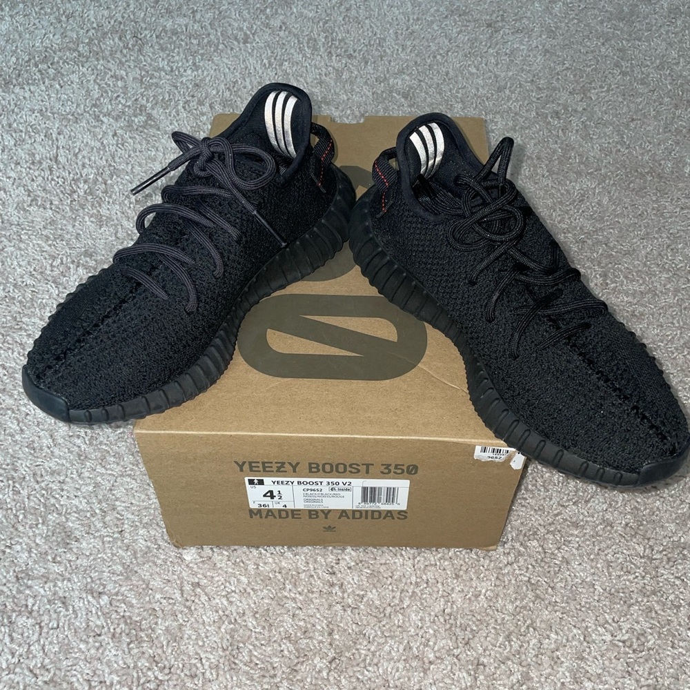 Yeezy Boost 350 V2 “Bred”